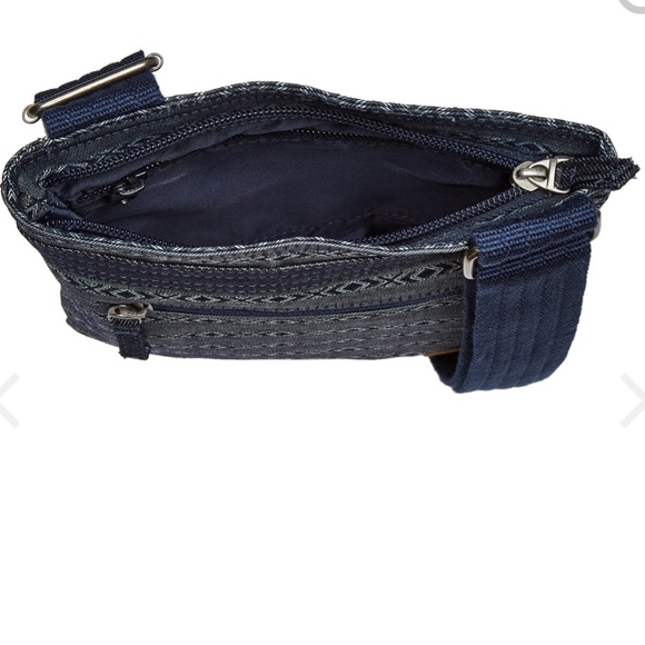 Dakine Canvas Dive Cross Body Bag NWT - Picture 6 of 10